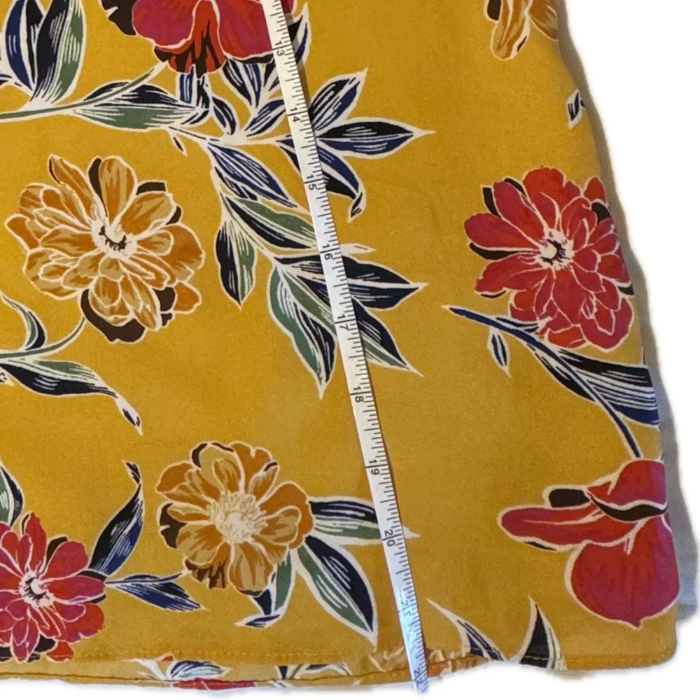 Perfectly Feminine Flowy Floral Halter Top in Yellow and Red Size XS - Picture 8 of 9